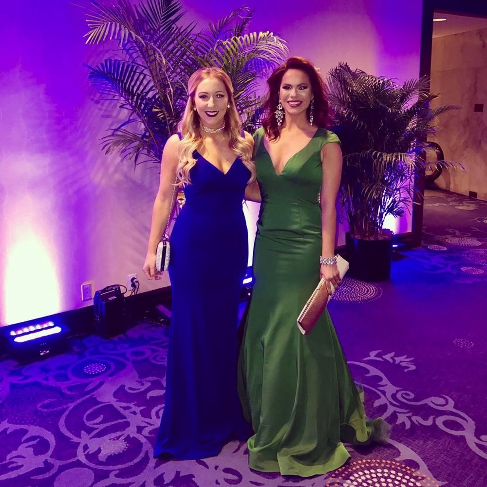 Green Tony Bowls Gown - Size 6 - Profess. Cleaned